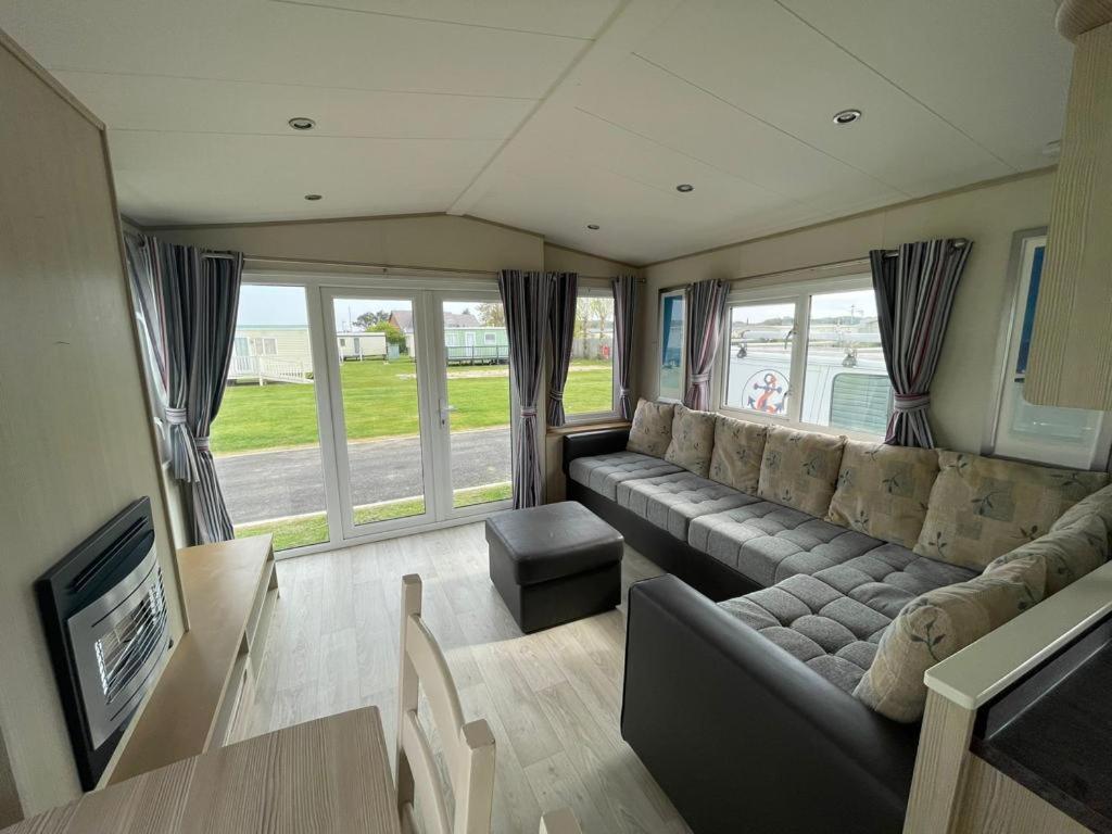 Pg177 Golden Palm Resort 8 Berth Caravan With Decking Chapel St. Leonards Extérieur photo