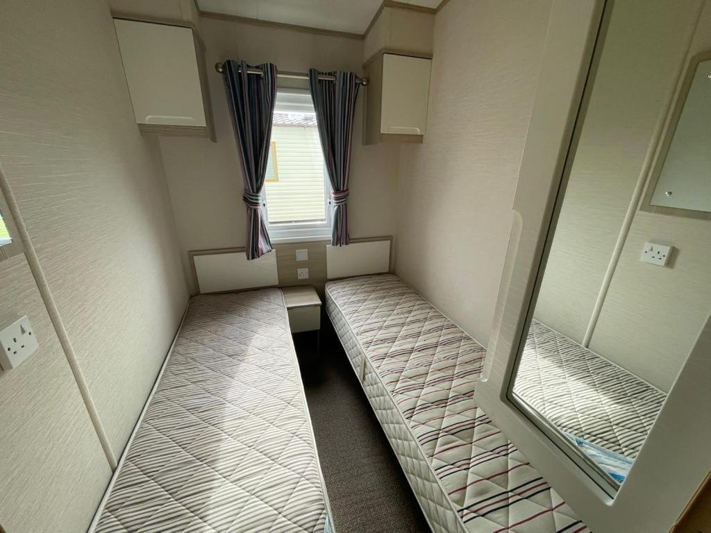 Pg177 Golden Palm Resort 8 Berth Caravan With Decking Chapel St. Leonards Extérieur photo